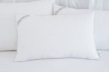 โหลดรูปภาพลงในเครื่องมือใช้ดูของ Gallery duck down pillow