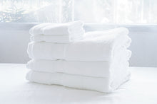 โหลดรูปภาพลงในเครื่องมือใช้ดูของ Gallery bath towel