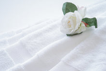 โหลดรูปภาพลงในเครื่องมือใช้ดูของ Gallery bath towel
